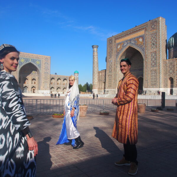 Ann, Nafisa, Timur in Samarkand Beauty